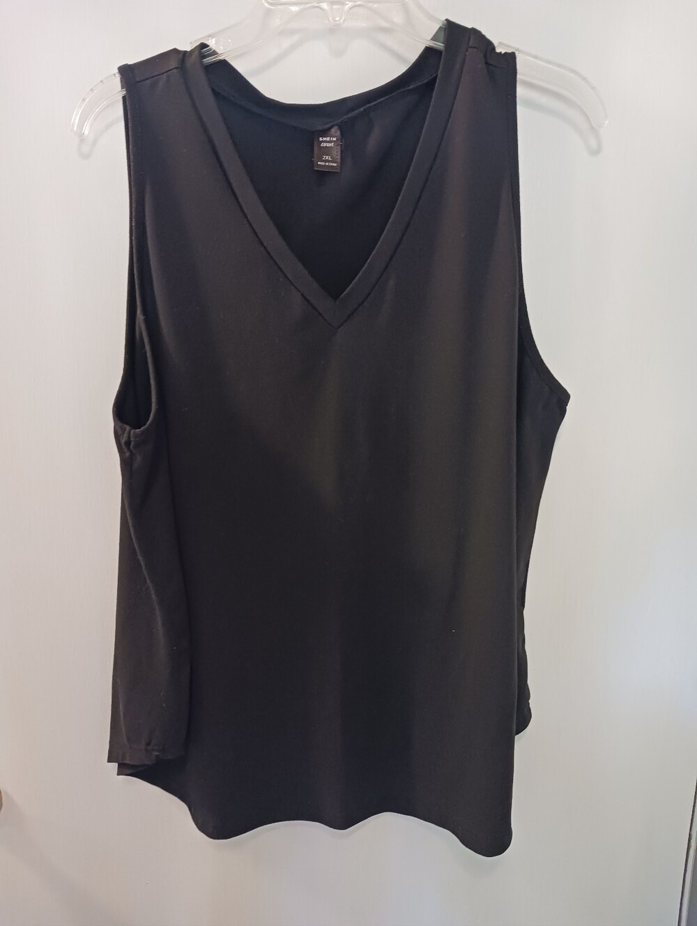 2X Women Basic Black Sleeveless V Neck Tee Shein Curve Plus Minimalist Stretch